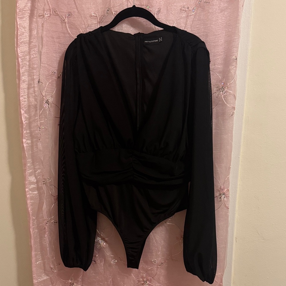 PrettyLittleThing Black Low V Neck Bodysuit